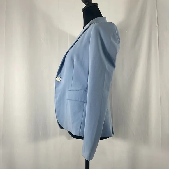 Light Blue Blazer, one button closure, size Medium,fitted - Picture 9 of 10